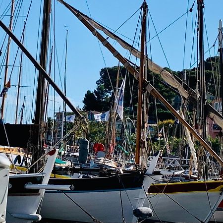 Les Toits De Sanary Et La Mer Dış mekan fotoğraf